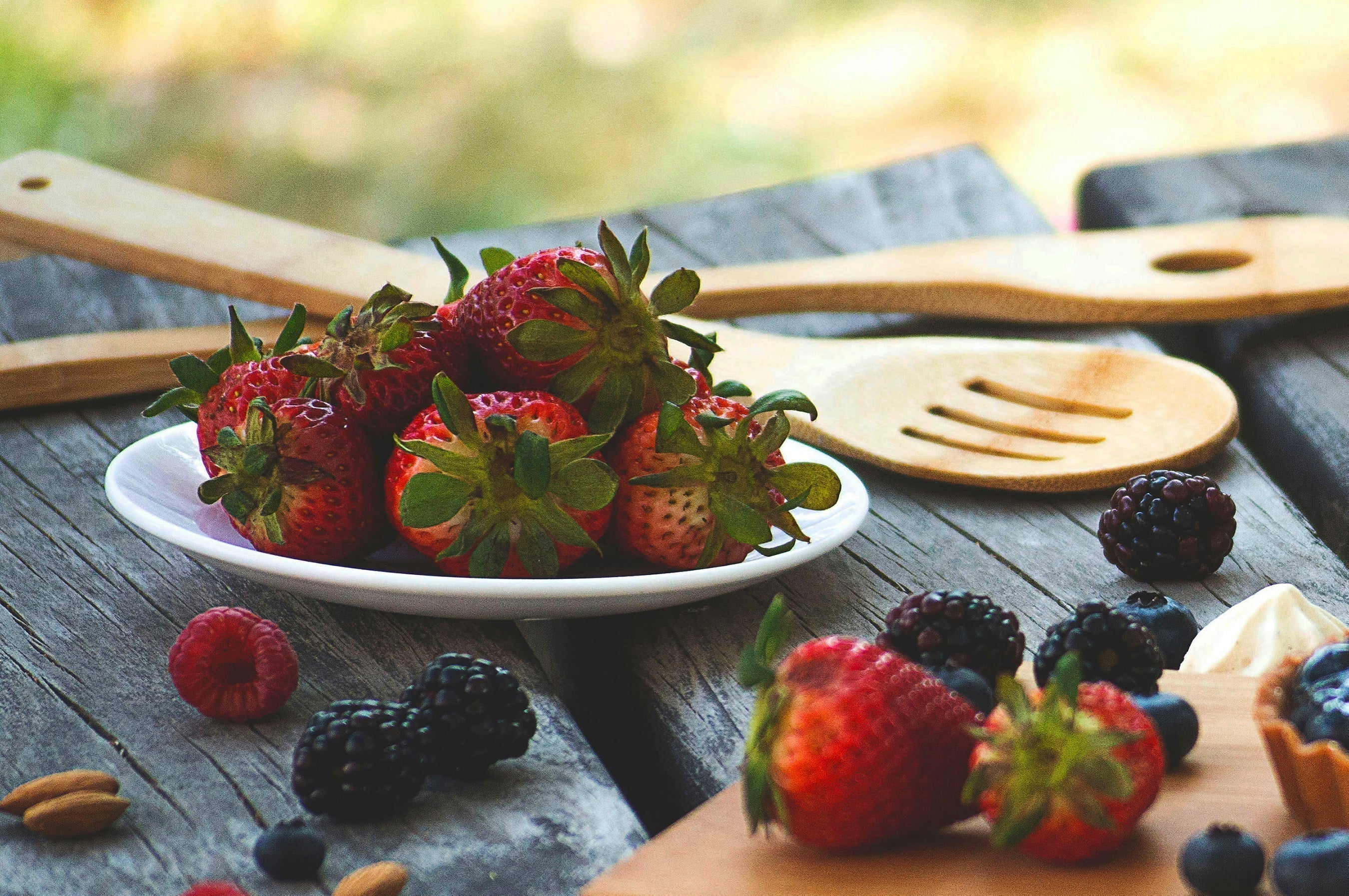 What to Eat for Clear Skin: Diet Tips from the Specialists