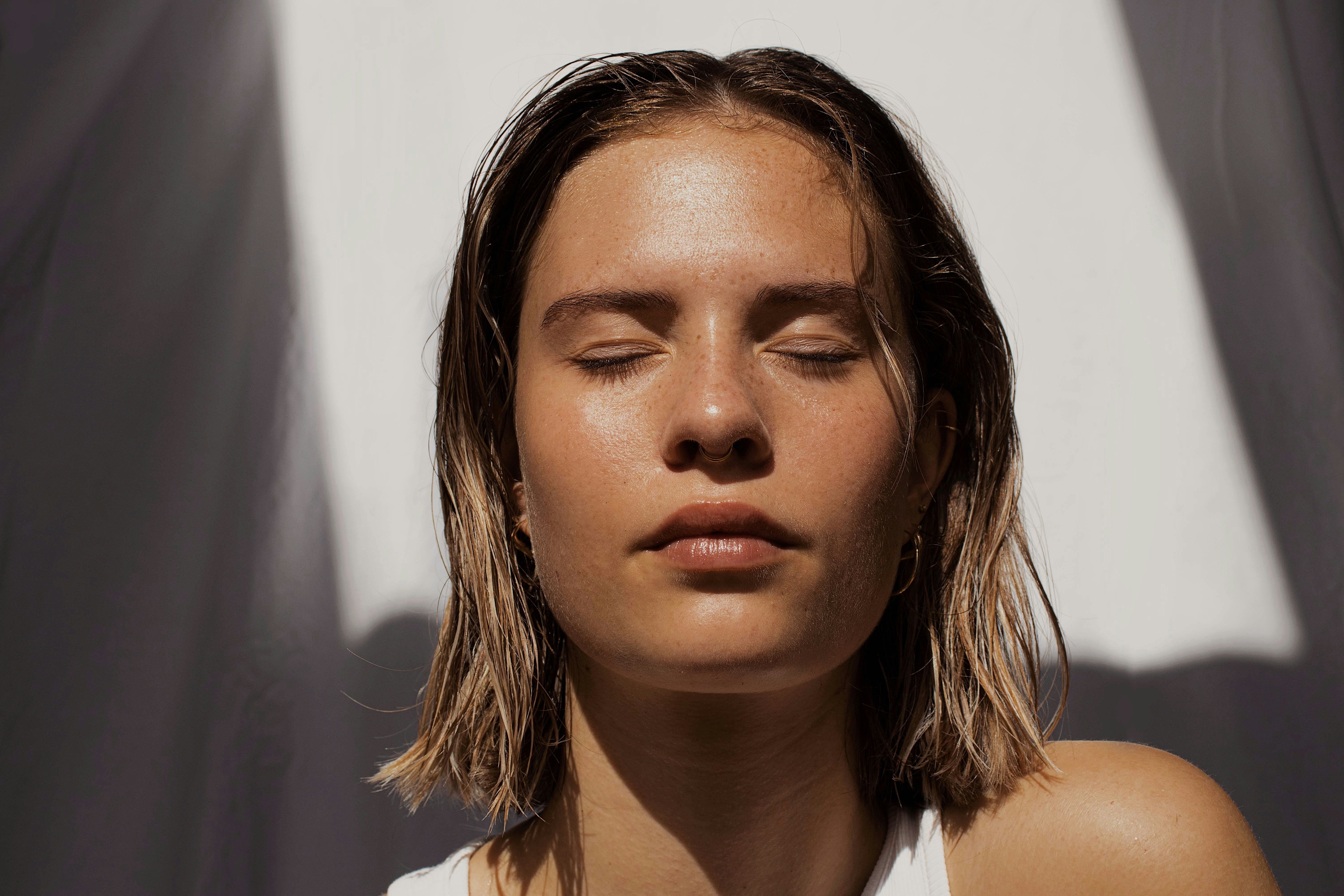 Supplements for Clear Skin: Top Vitamins & Nutrients for a Radiant Complexion